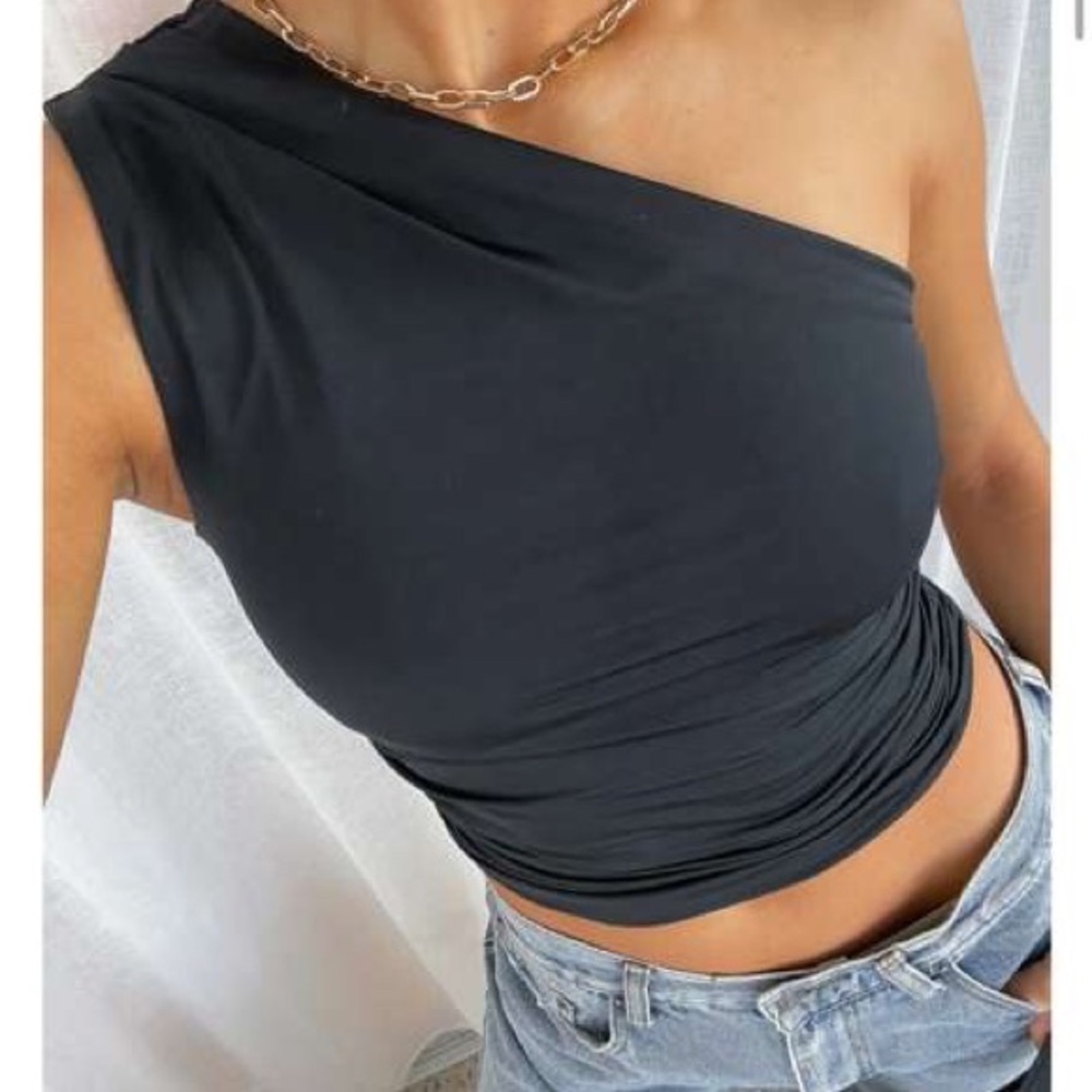 White Fox Boutique One-Shoulder Black Crop Top